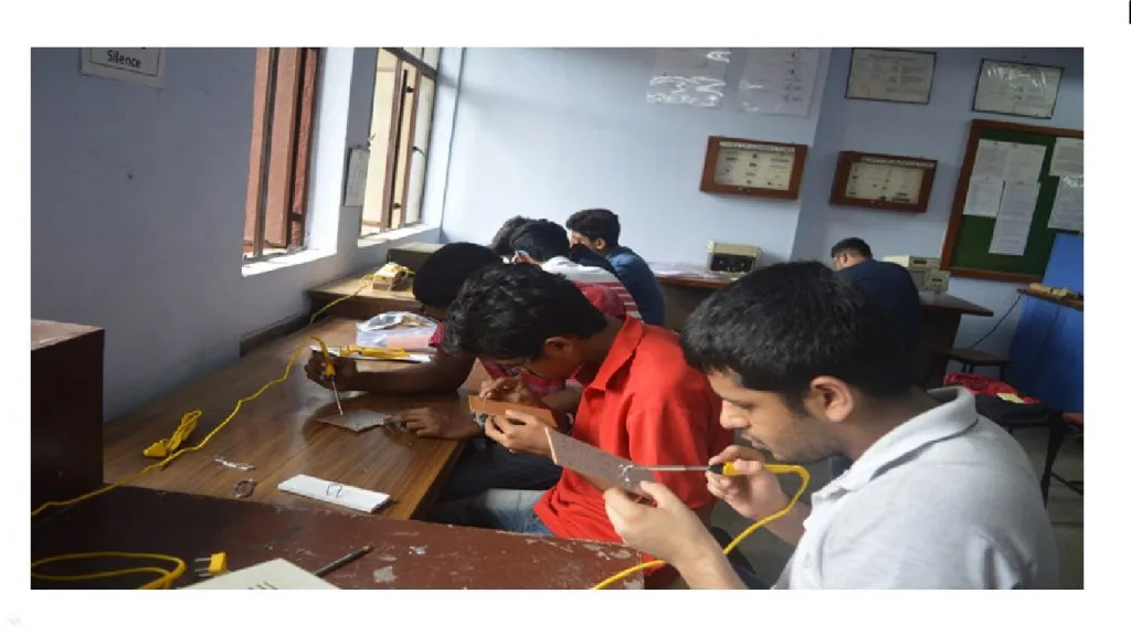 Electronics Workshop.webp picture